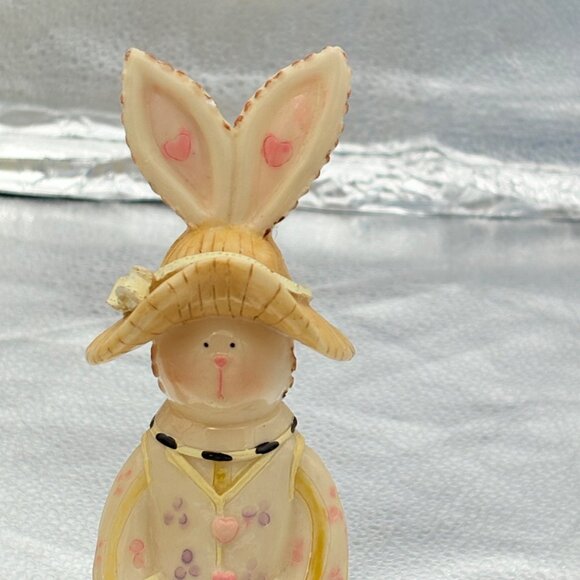 Vintage Bunny‎ Figurines Dresses Baskets Flowers Hats set of 2 Easter Gardening - Picture 8 of 14